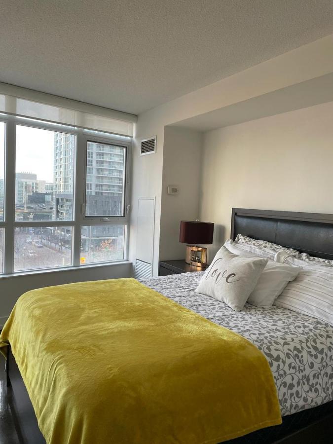 Toronto Downtown Luxurious Stylish 3 Bedroom 3 Bath 2 Balconies Near Rogers Centre Lakeview Condo Kültér fotó