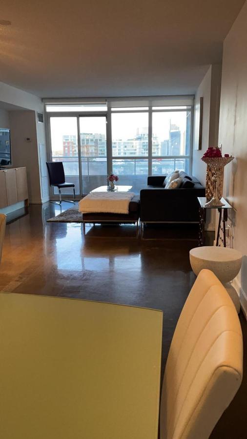 Toronto Downtown Luxurious Stylish 3 Bedroom 3 Bath 2 Balconies Near Rogers Centre Lakeview Condo Kültér fotó