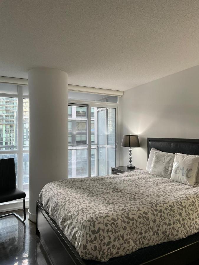 Toronto Downtown Luxurious Stylish 3 Bedroom 3 Bath 2 Balconies Near Rogers Centre Lakeview Condo Kültér fotó