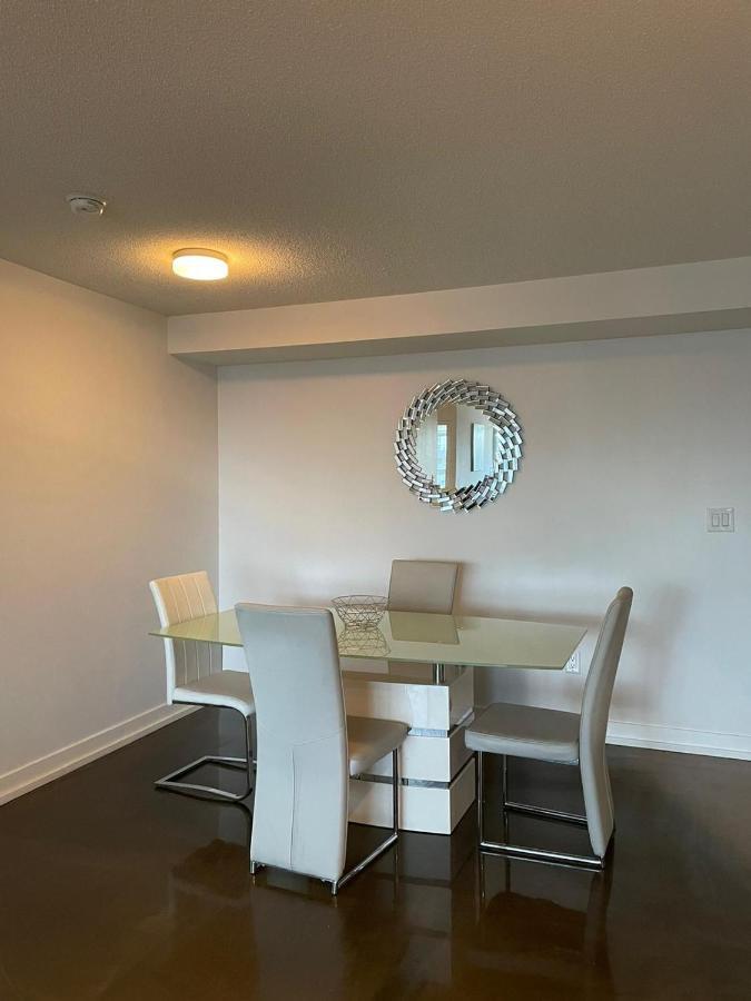 Toronto Downtown Luxurious Stylish 3 Bedroom 3 Bath 2 Balconies Near Rogers Centre Lakeview Condo Kültér fotó