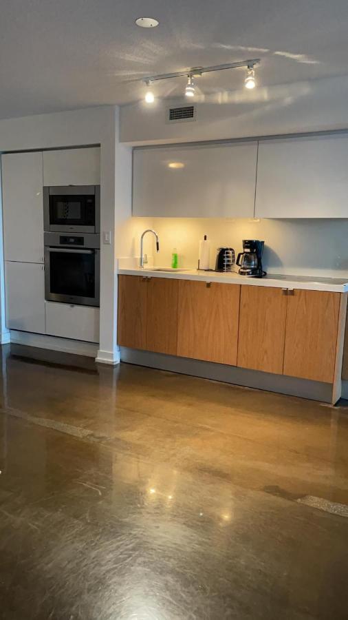 Toronto Downtown Luxurious Stylish 3 Bedroom 3 Bath 2 Balconies Near Rogers Centre Lakeview Condo Kültér fotó
