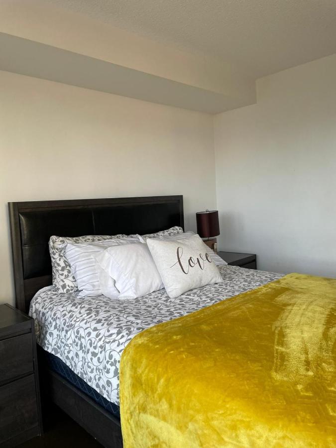 Toronto Downtown Luxurious Stylish 3 Bedroom 3 Bath 2 Balconies Near Rogers Centre Lakeview Condo Kültér fotó