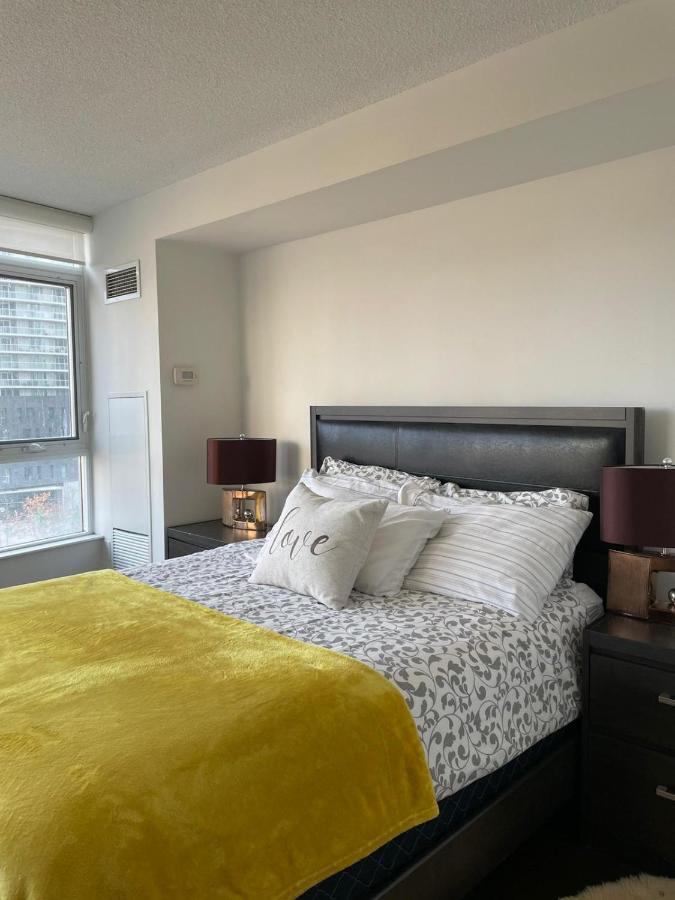 Toronto Downtown Luxurious Stylish 3 Bedroom 3 Bath 2 Balconies Near Rogers Centre Lakeview Condo Kültér fotó