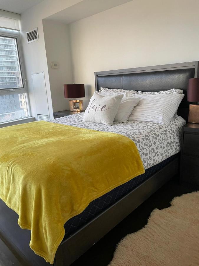 Toronto Downtown Luxurious Stylish 3 Bedroom 3 Bath 2 Balconies Near Rogers Centre Lakeview Condo Kültér fotó