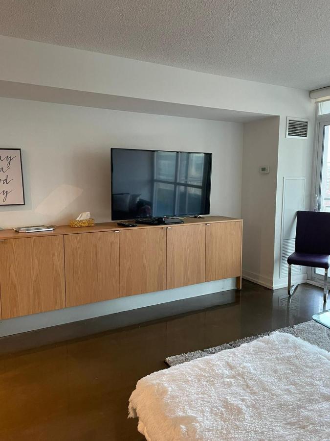 Toronto Downtown Luxurious Stylish 3 Bedroom 3 Bath 2 Balconies Near Rogers Centre Lakeview Condo Kültér fotó