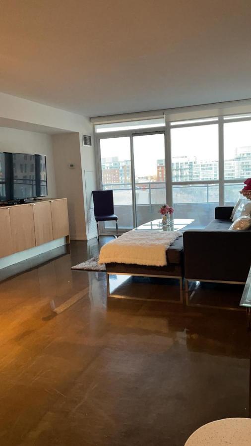 Toronto Downtown Luxurious Stylish 3 Bedroom 3 Bath 2 Balconies Near Rogers Centre Lakeview Condo Kültér fotó