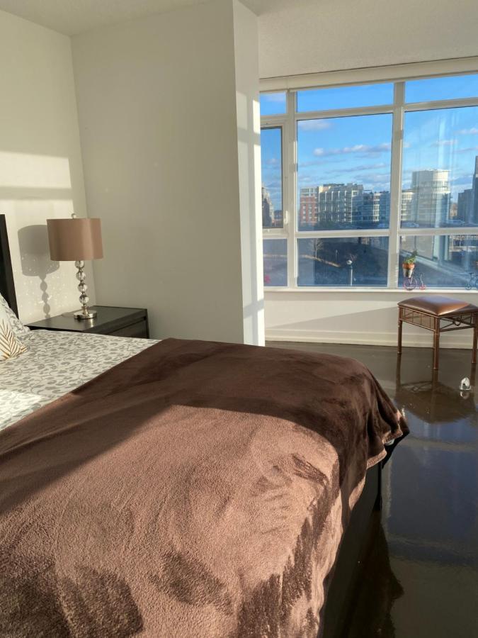 Toronto Downtown Luxurious Stylish 3 Bedroom 3 Bath 2 Balconies Near Rogers Centre Lakeview Condo Kültér fotó