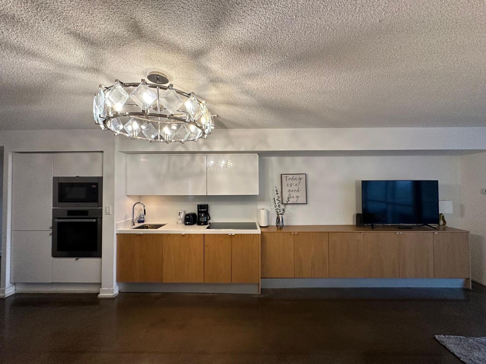 Toronto Downtown Luxurious Stylish 3 Bedroom 3 Bath 2 Balconies Near Rogers Centre Lakeview Condo Kültér fotó