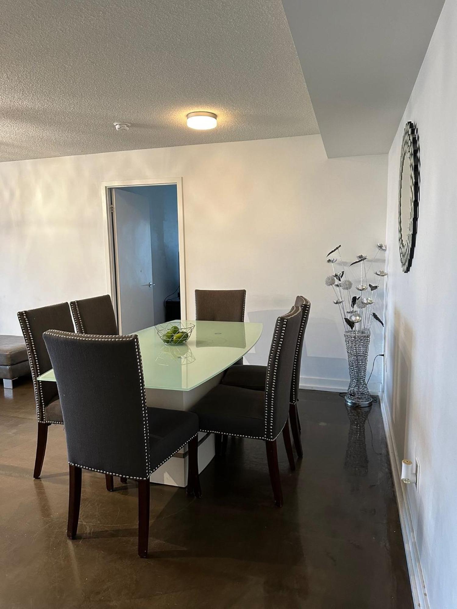 Toronto Downtown Luxurious Stylish 3 Bedroom 3 Bath 2 Balconies Near Rogers Centre Lakeview Condo Kültér fotó
